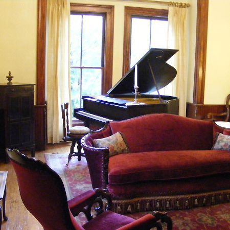 Adair Manor Bed & Breakfast Adairsville Екстер'єр фото